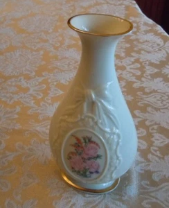 Jarrón Brote Lenox ""The Flowers of Love"" diseño rosa - Imagen 1 de 9