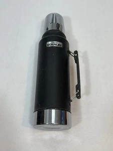 Vintage Aladdin Stanley schwarze Thermoskanne A-944DH mit Griff 1 Quart HERGESTELLT IN DEN USA - Bild 1 von 9
