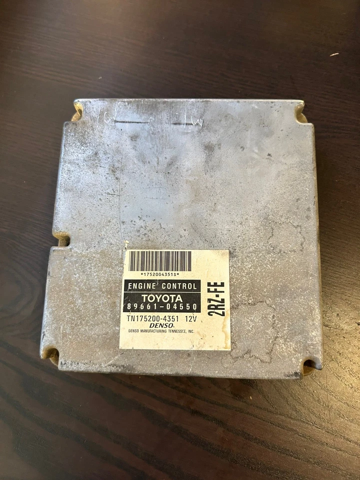 Toyota Tacoma 2000 2,4 MT ECU PCM 8966104550 Foto 1 de 4