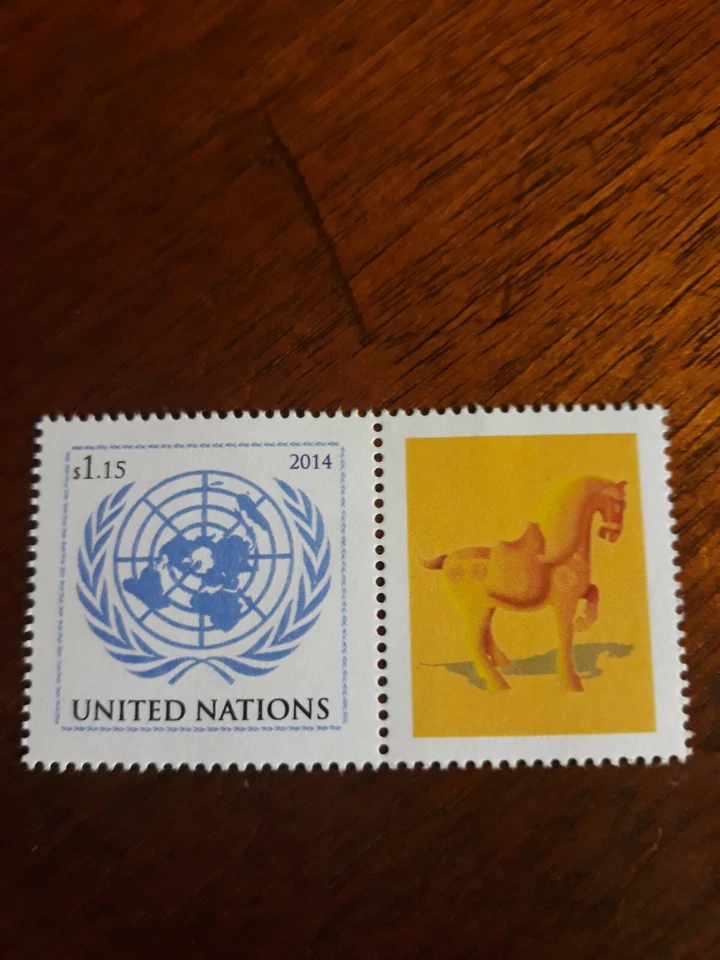 Estampillas postales de las Naciones Unidas Año del Caballo 2014 Scott # 4846 únicas + etiqueta Foto 1 de 1