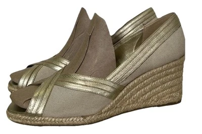 Sandalias de cuña Lilly Pulitzer Via Palm Beach 9,5 M punta abierta lona oro natural Foto 1 de 4