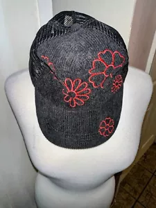 Sombrero de camionero Urban Outfitters pana flores nuevo con etiquetas - Imagen 1 de 3