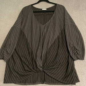 Charming Charlie Womens Plus 3X Gray V Neck stripe twist front blouse 3/4 Sleeve - Picture 1 of 9