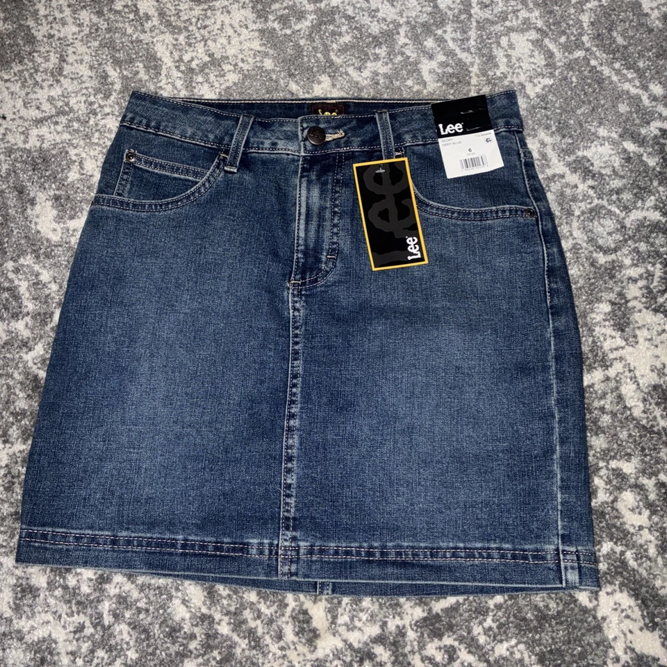 Lee Denim SKORT Women's size 6 Mid Rise Deep Blue - with Tags