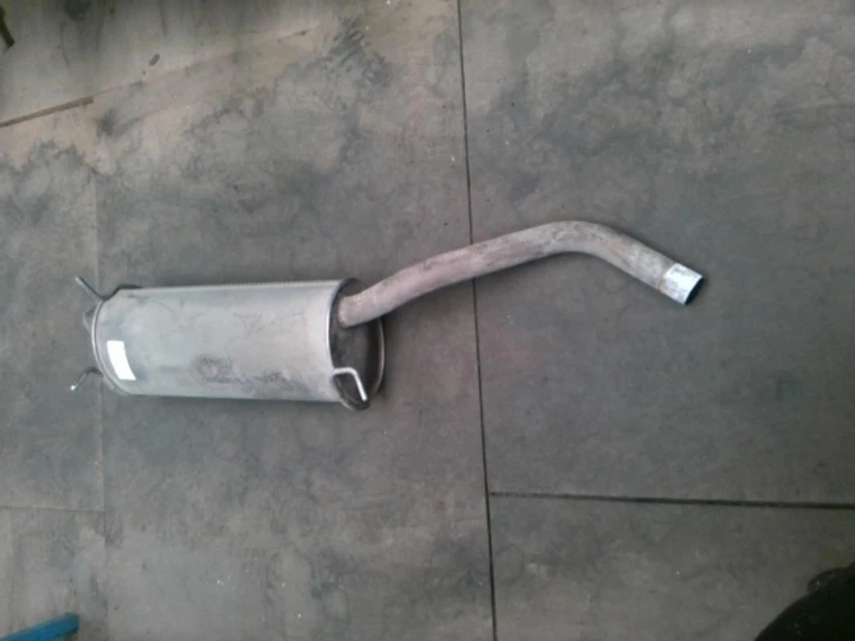 Silencieux arriere (echappement) RENAULT SCENIC 1 PHASE 2 - Photo 1/1