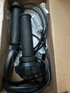 Genuine Ducati Heated Grips Panigale SF V4 Diavel Monster Multistrada 96680574a - Picture 1 of 4