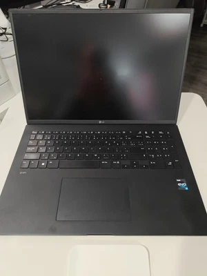 LG GRAM 17",512GB SSD, i7-1360P, 16GB laptop, with original packaging - Image 1 of 4