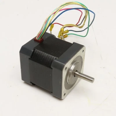 Motor paso a paso Vexta PK245-02AA 6VDC 0,8A 2 fases 1,8 grados eje de 5 mm Foto 1 de 4