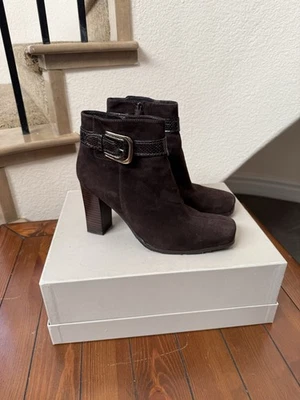 Botines Via Spiga Mujer Marrón Gamuza Talla 7.5M – Elegante Detalle Hebilla Foto 1 de 4