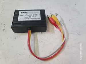 MCM Custom Audio Video + L/R Audio to Cat5 Balun Model 50-7732 - Picture 1 of 4
