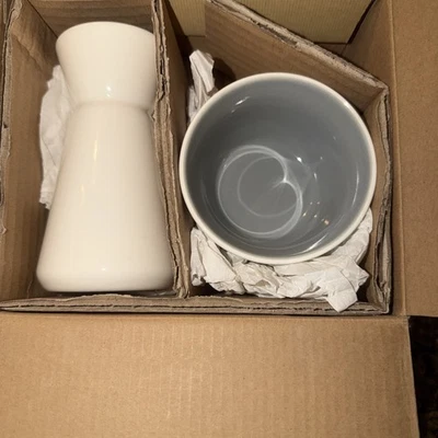 Set Servidor Crema Porcelana Vera Wang Simplicity Foto 1 de 2