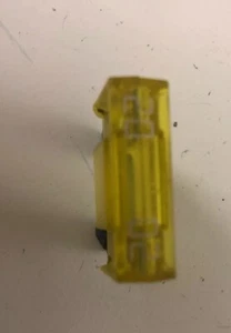 20 AMP YELLOW MAXI BLADE FUSE CAR VAN TRUCK LORRY X10 (PACK 10) - Picture 1 of 3