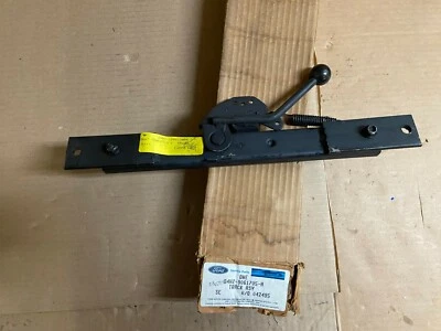 Conjunto de pista de ajuste de asiento Ford D4HZ-9061705-A L800 L900 LN600 LN700 LN800 Foto 1 de 4