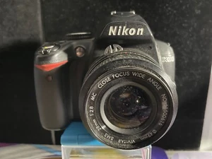Appareil photo reflex numérique 10,2 mégapixels Nikon D D3000 - Noir (NON TESTÉ) - Photo 1/6