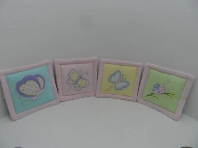 KidsLine Gossamer Wings pastel mariposa, caracol, ladybug 4 cuadros de pared 10x10 Foto 1 de 4
