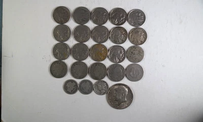 US coin lot: Liberty, V & Buffalo Nickels, Barber & Mercury dimes, Kennedy half - Image 1 of 4