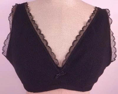 Victoria's Secret RN 54867 Black Pullover Wireless Bralette Size XL.        (46) - Image 1 of 4
