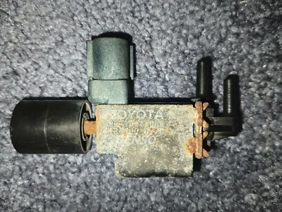 Válvula de vacío de conmutación de aire OEM 90910-12088 Toyota Camry Avalon RAV4 Sienna Foto 1 de 4