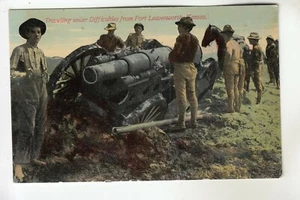 Cañón atrapado en el barro en Fort Leavenworth KS - Imagen 1 de 1