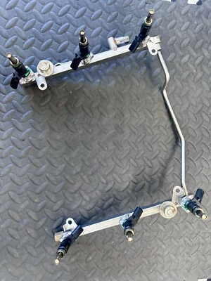 07-12 Mercedes GL450 W164 Riel de inyección de combustible con inyectores de combustible OEM AK2309141 Foto 1 de 2