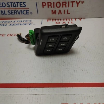 2004 - 2009 Volvo XC90 interruptor de controle de áudio pilar traseiro esquerdo fabricante de equipamento original 04 05 06 07 08 - Imagem 1 de 4