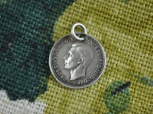 DE COLECCIÓN 1942 George VI AUSTRALIA plata esterlina 3 peniques moneda perforada dije - Imagen 1 de 4