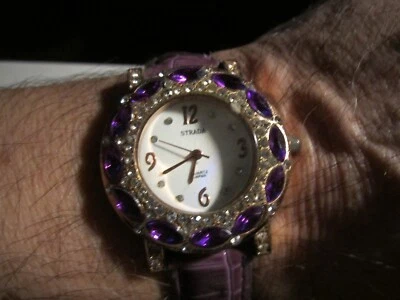 RELOJ STRADA CRISTALES MORADOS Y CORREA MORADA SE ADAPTA HASTA 8" OFC-T2 Foto 1 de 4