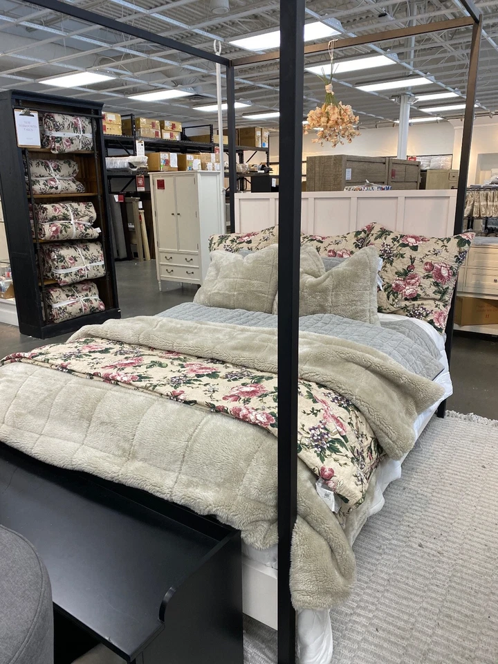 Pottery Barn Adelise Reversible Floral Quilt Set Soft Rose Queen & 2 Euro Shams - Image 1 of 4