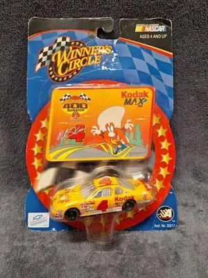Winners Circle Mike Skinner #4 2002 Looney Tunes Kodak Max 1/64 NASCAR diecast  Foto 1 de 3