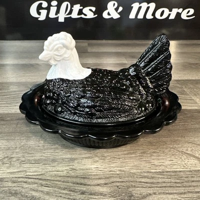 Mosser Glas Henne auf Nest bedeckt Schale Amethyst & Milchglas zweifarbig - Bild 1 von 4