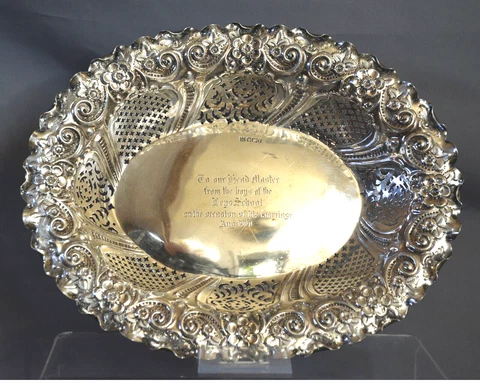 CASED 1898 VICTORIAN STERLING SILVER PRESENTATION REPOUSSE BOWL FENTON BROS Cover