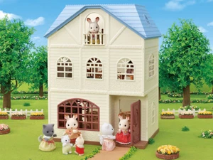 Sylvanian Families Calico Critters Sky Blue Terrace Gift Set - Picture 1 of 5