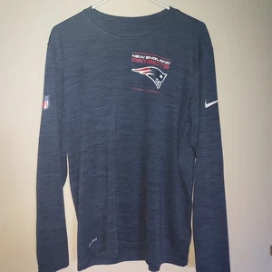 New England Patriots Men's Shirt Large Nike Tee Long Sleeve Dri Fit NFL Navy - Picture 1 of 7
