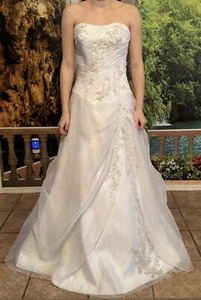 PC MARY'S Women's 6-8 ? Strapless Beaded Taffeta Wedding Dress EUC - Picture 1 of 10