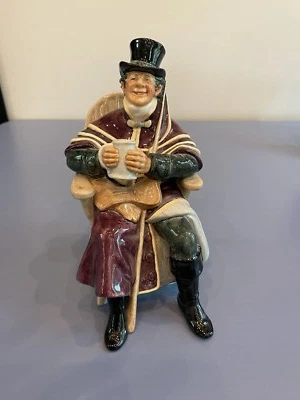 RARE VINTAGE Royal Doulton “The Coach Man” Porcelain Figurine #HN2282 7.5"H - Image 1 of 4