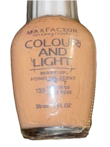 Max Factor Colour and Light Makeup Full-Size New Rich Beige 133 - Picture 1 of 4