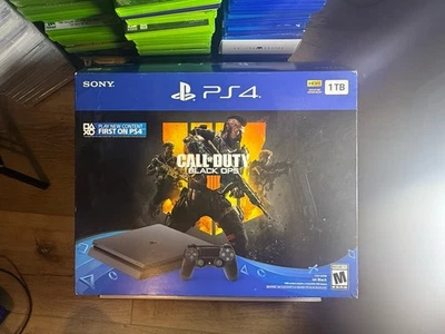 Paquete de consola Sony PlayStation 4 1 TB Call of Duty: Black Ops 4 - negro azabache. Foto 1 de 4