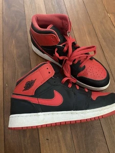 Nike Boys Air Jordan 1 Mid DQ8423-060 Red Basketball Shoes Sneakers Size 7Y - Picture 1 of 5