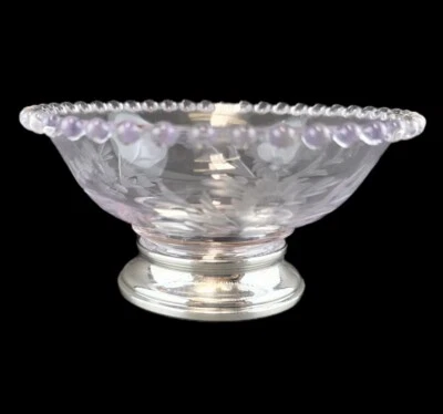 Cuenco de vidrio grabado Imperial Candlewick con base de plata de ley y borde de cuentas Foto 1 de 4