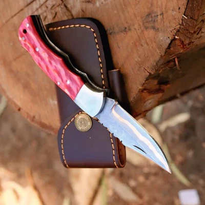 Handcrafted Copper Damascus Steel Folding Knife with Red Pearl Handle & Leather - Imagem 1 de 4