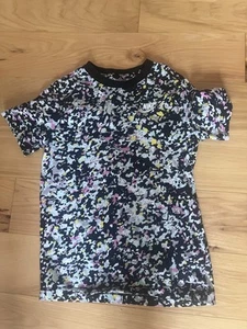 The Nike Tee Boy’s 5- 6 Years All Over Logo Printed Crewneck T - Shirt - Picture 1 of 1