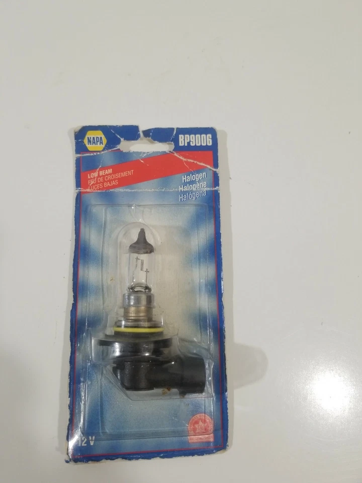 Wagner Low Beam Headlight BP9006 Pack Of 1 Halogen NEW Napa 9006 NAPA - Image 1 of 1