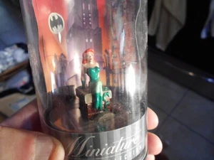 Warner Bros Batman The Animated Series Collection " Poison Ivy " Miniature - Picture 1 of 11