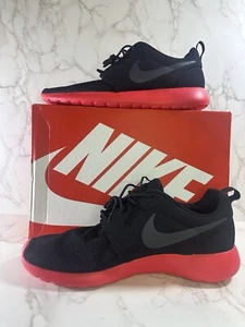 Nike Roshe One Black Siren Red Size 10 Men Sneakers 511881-016 New - Picture 1 of 6