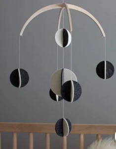DUNDRY HILL FELTWORKS BLACK & WHITE BABY CRIB MOBILE HIGH CONTRAST MODERN ORBS - Picture 1 of 13