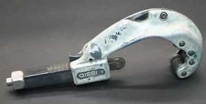 One Rigid 205 Ratcheting Enclosed Feed Tubing Cutter 1/4" - 2-3/8" OD - Picture 1 of 9