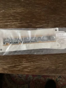 GENUINE JEEP RENEGADE 2014-2021 REAR DOOR BADGE EMBLEM 52005058 - Picture 1 of 3