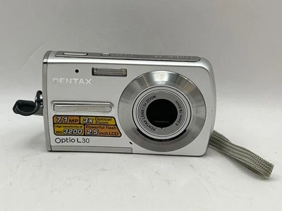 Pentax Optio L30 Digital Compact Camera 7.1MP CCD Sensor Silver - Image 1 of 4