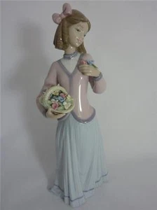 Lladro Innocence In Blossom (7644) Figurine Excellent Box - Picture 1 of 10