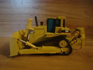 Caterpillar CAT D9R With Blade & Ripper NZG 1:50 Scale - Picture 1 of 12